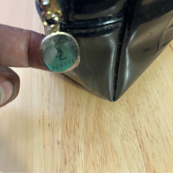 YSL Beaute Patent Leather “Daring Black” Make Up Bag - Picture 8 of 10